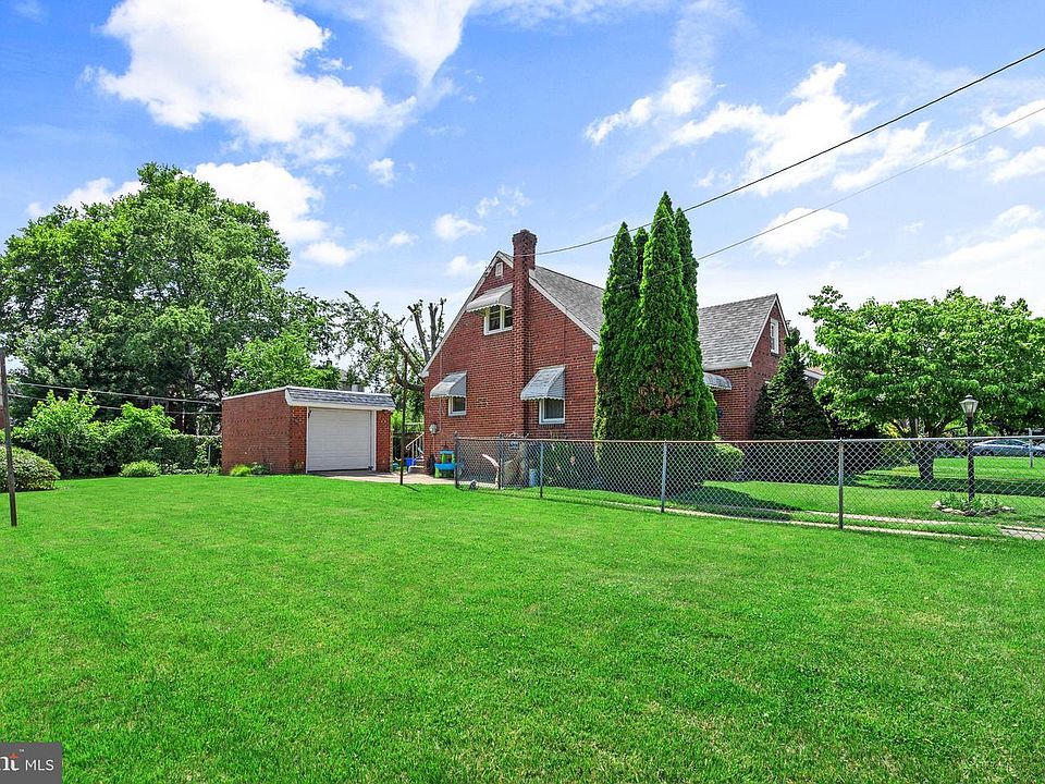 1st image of 930-934 Faunce St