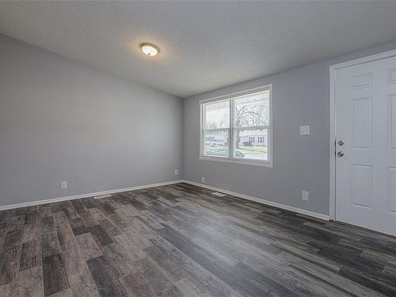 5th image of 9109 Stark Ave