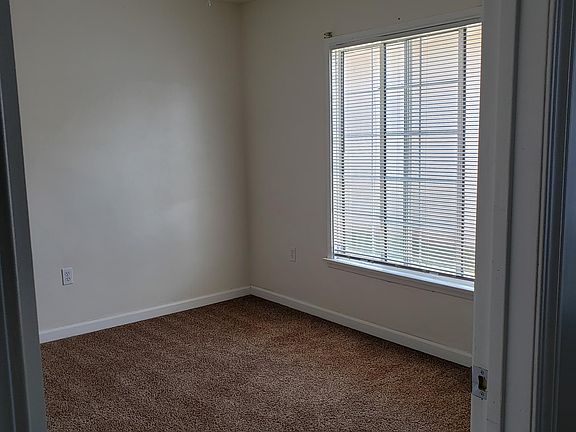 3rd image of 11859 207th St