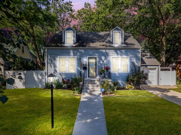 9330 S 50th Ave, Oak Lawn, IL 60453