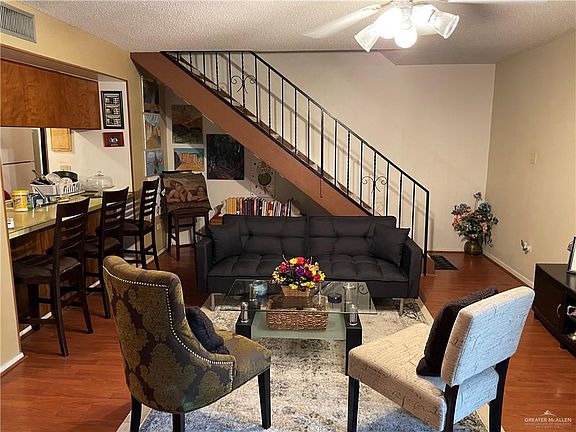 4th image of 211 E Upas Ave