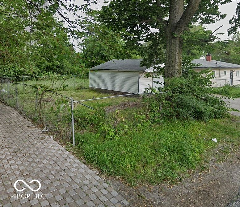 2nd image of 2750 Forest Manor Ave