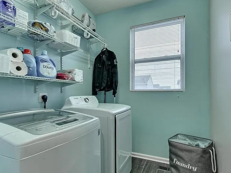 2302 Quartz Dr — Photo 7