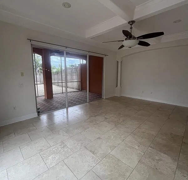 2119 Montclair Dr — Photo 3