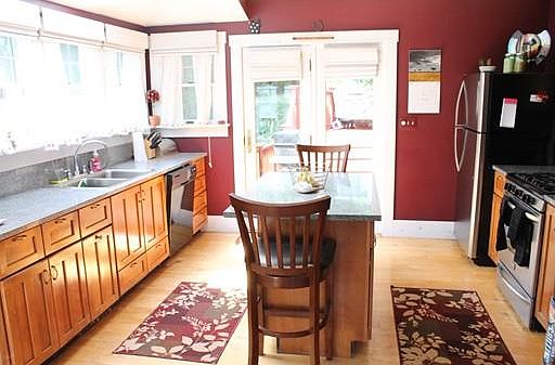 4th image of 25 Bay View Ave