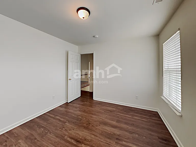 1513 Cardinal Ln — Photo 15