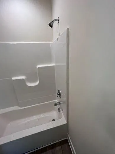 College Park Apartments — Photo 38