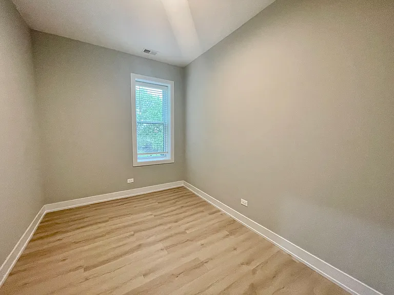 2158 W 18th St #7 — Photo 6