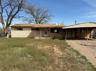317 Poplar St, Lockney, TX 79241