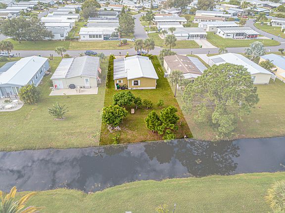5th image of 860 Waterway Dr