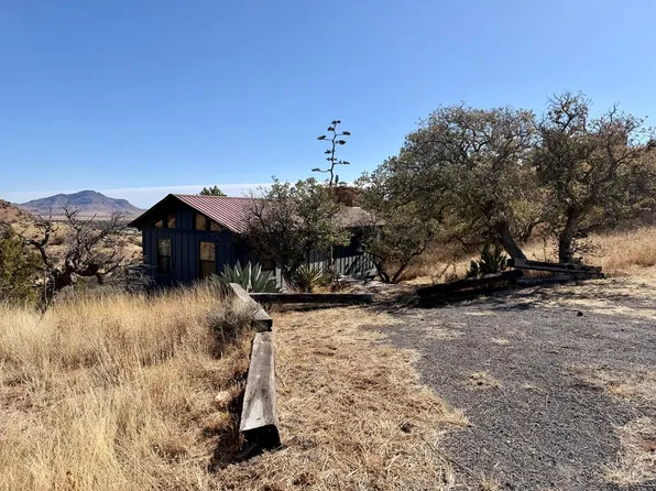 102 Oak Ridge Dr, Fort Davis, TX 79734