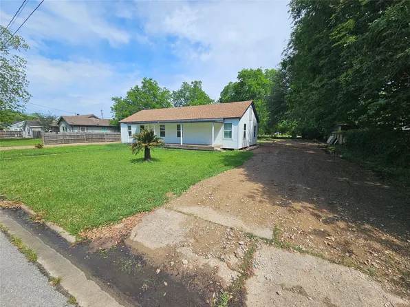 3009 Lincoln St, Liberty, TX 77575