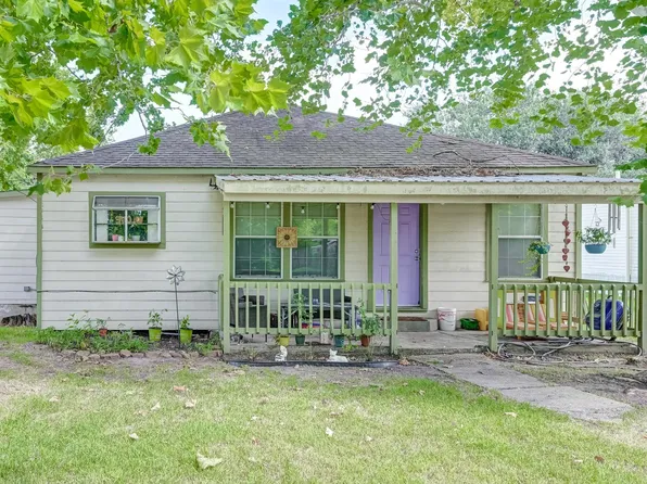 1104 Mabry Rd, Baytown, TX 77520