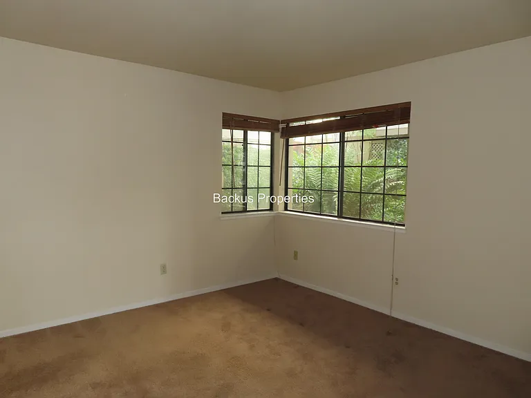 530 Pheasant Ridge Rd — Photo 14