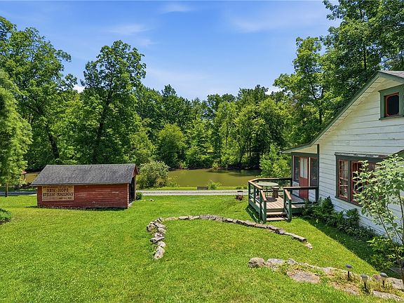 4th image of 125 Creek Side Ln