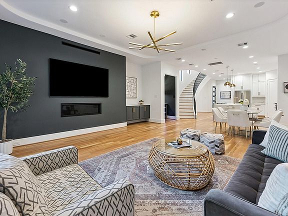 5th image of 240 Birdsall St