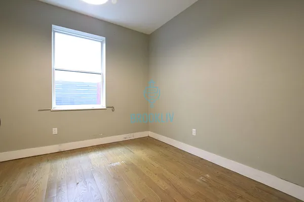 Rented by null | media 27