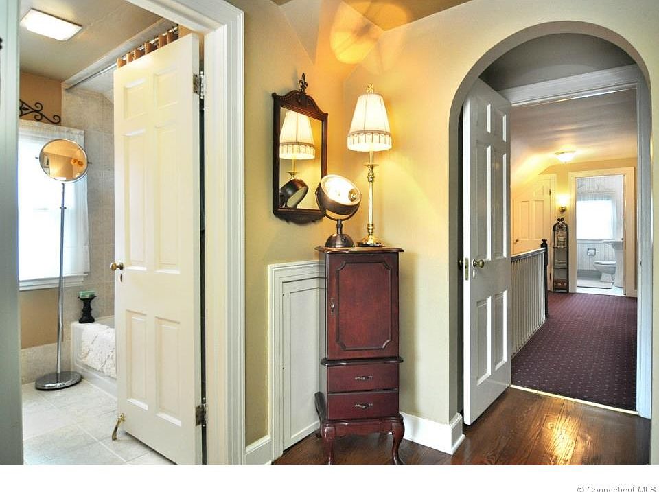 2nd image of 99 Lydale Pl