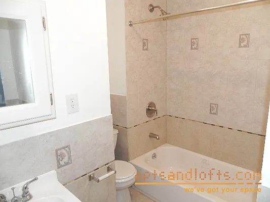 Rented by aptsandlofts.com | media 57