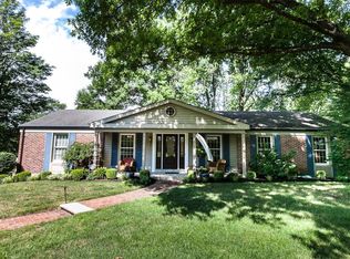 2033 Firethorn Dr, Saint Louis, MO 63131