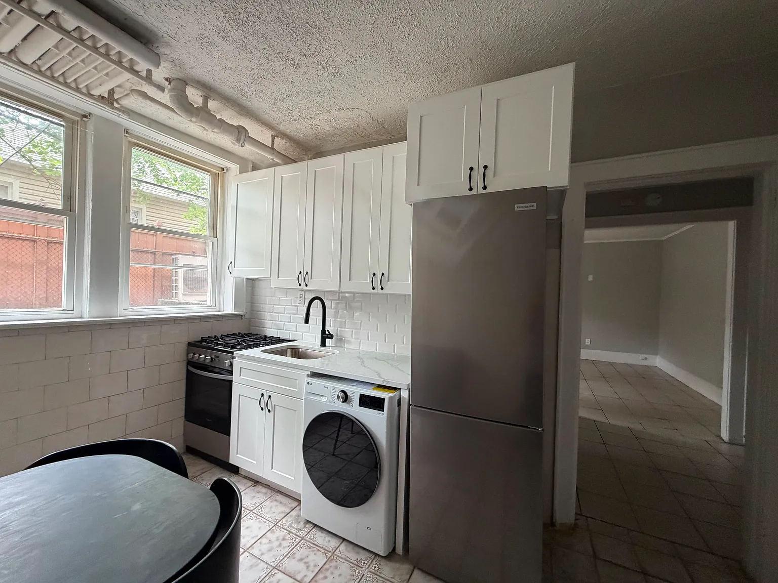 1 bed, 850 sqft, $1,750 — Photo 2