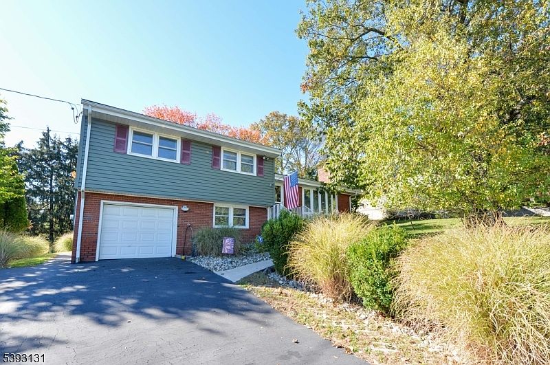 1st image of 156 Dorothy Dr