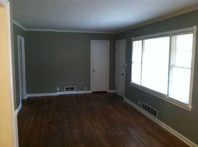 2nd image of 1549 Newton Ave