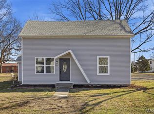 320 N Oak St, Breese, IL 62230