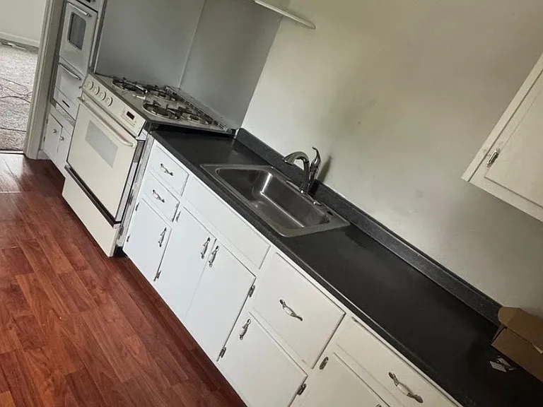 446 Evergreen Ave #2 — Photo 10
