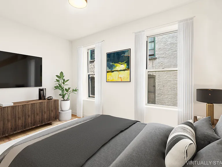 229 E 21st St #5 — Photo 7