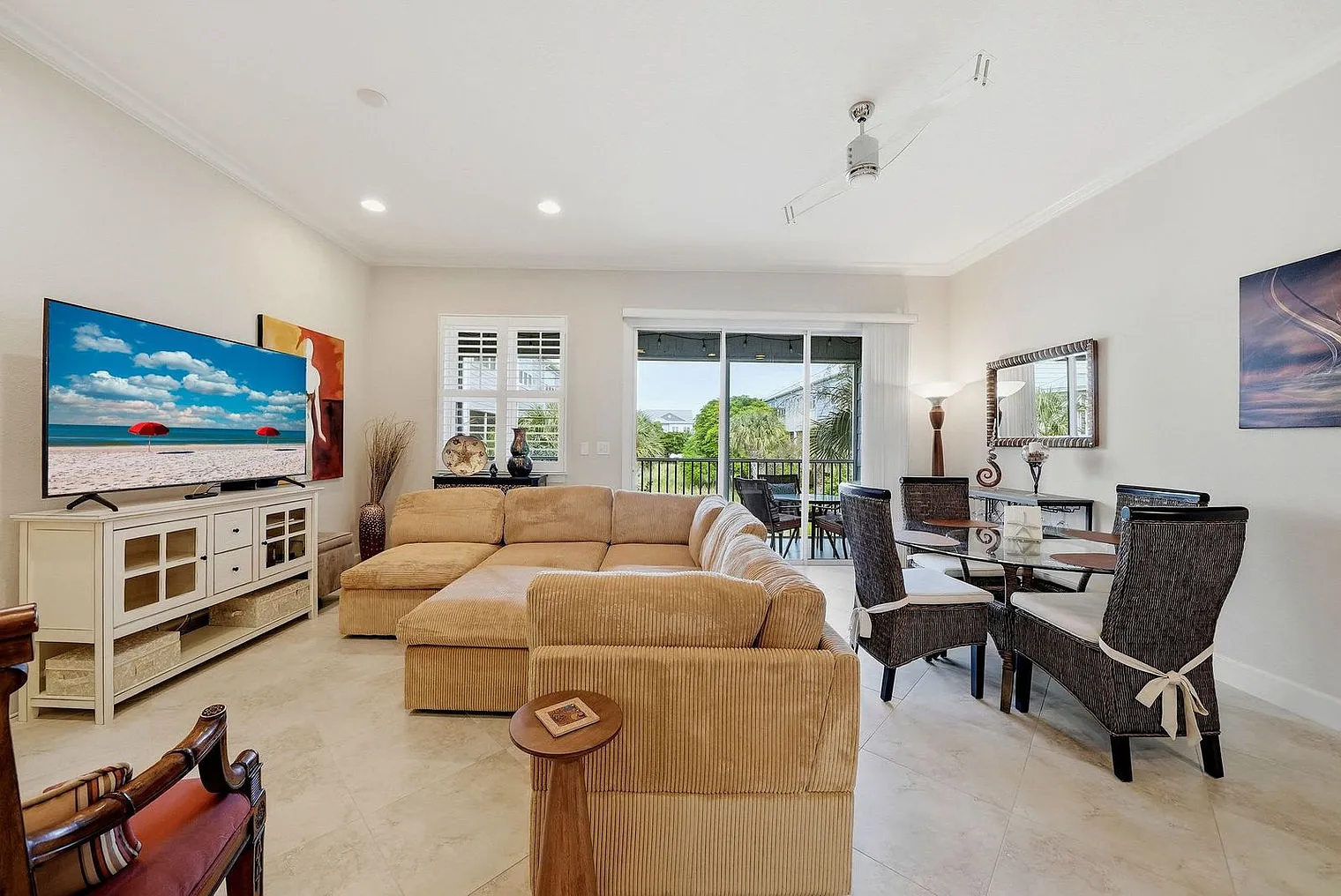 4 bed, 3.0 bath, $5,996 — Photo 1