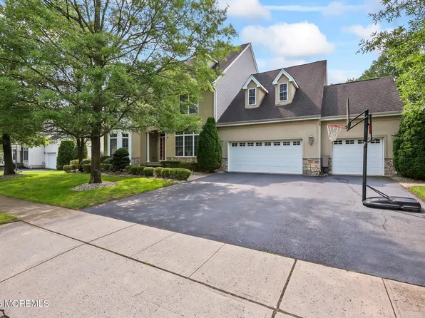 6 Huggins Lane, Manalapan, NJ 07726