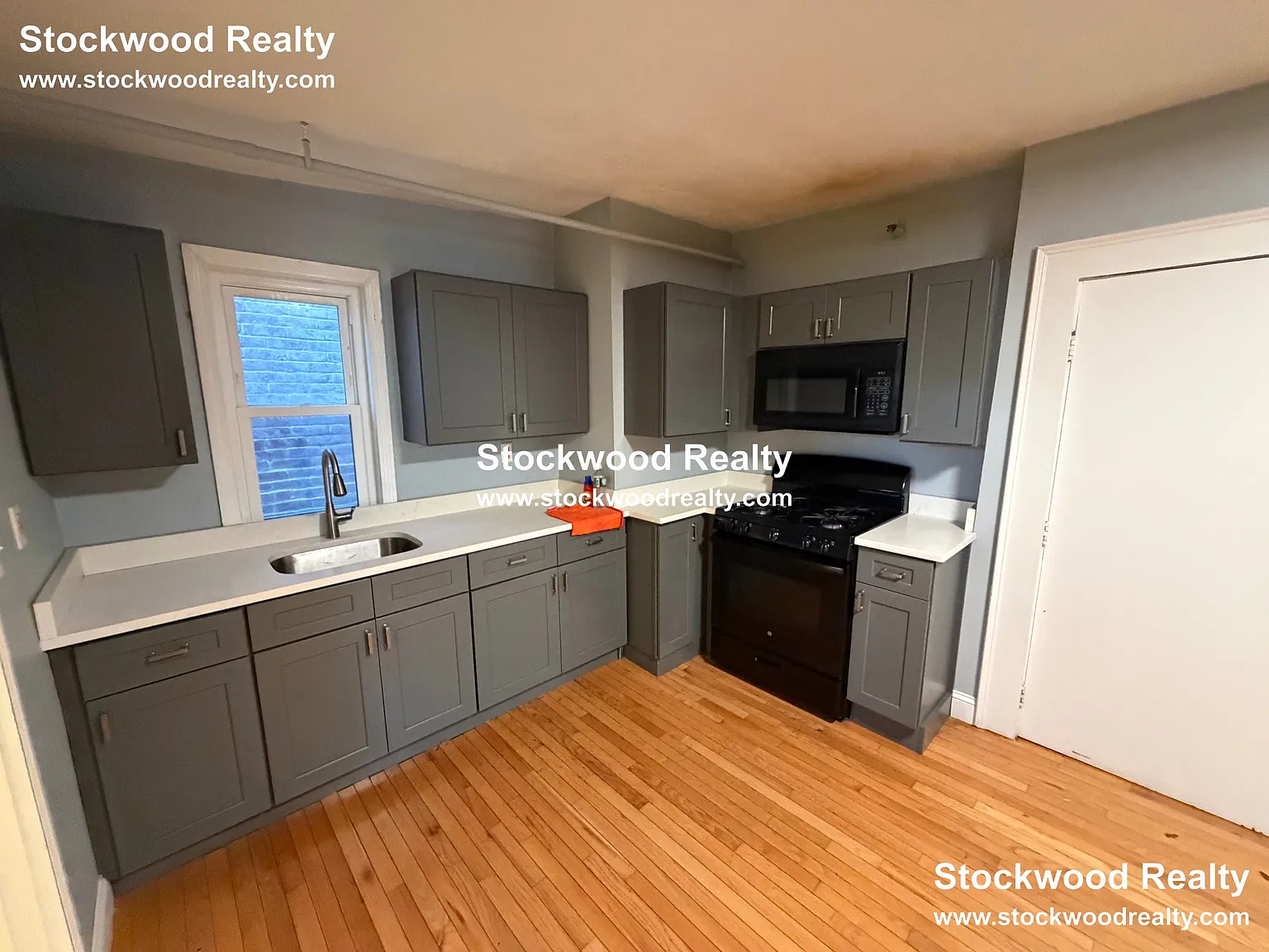 3 bed, $3,300 — Photo 2