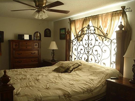 5th image of 10220 Centennial Ct