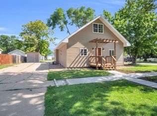 122 E 28th St, Kearney, NE 68847