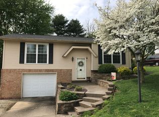 6555 Heritage Dr, Newburgh, IN