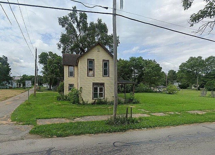 1st image of 813 S Burlington Dr