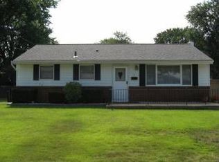 15 Matthew Dr, Hamilton, NJ 08690