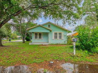 322 Blanco St, Luling, TX 78648