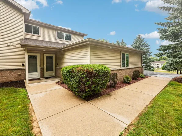 842 Evergreen DRIVE #1, Hartford, WI 53027