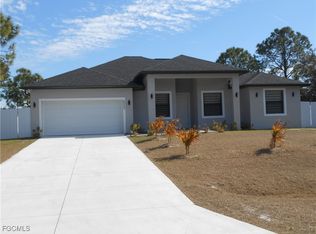 6033 Kumquat Cir, Labelle, FL 33935