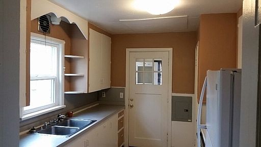 1st image of 609 5th St W Unit A