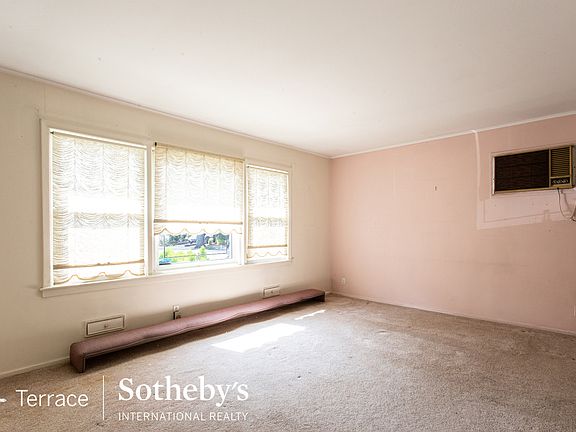 3rd image of 15703 16th Ave