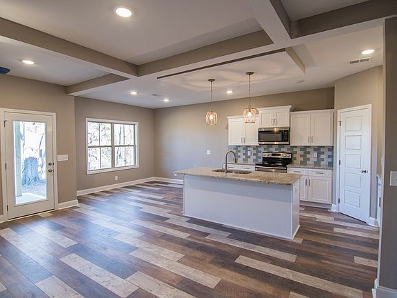 4th image of 514 Farmington Lot 514