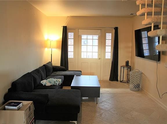5th image of 301 Seattle St APT 6