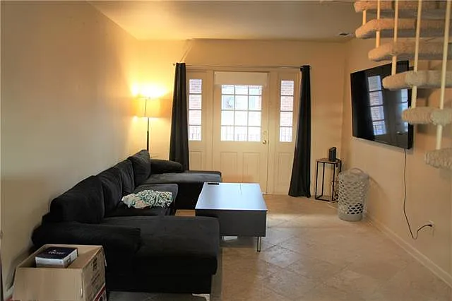 301 Seattle St #6 — Photo 5