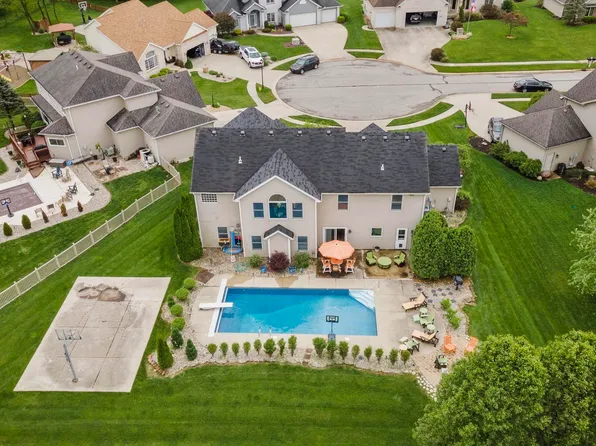 16610 Garnet Ridge Ct, Fort Wayne, IN 46845