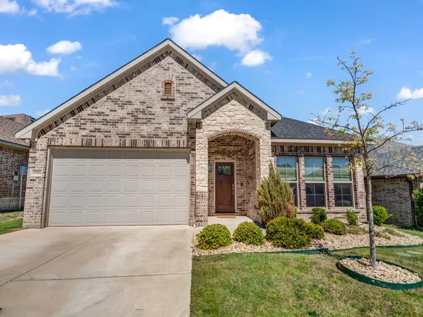 1916 Town Creek Cir, Weatherford, TX 76086