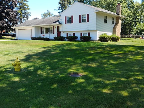 2nd image of 5935 Bradford Ln