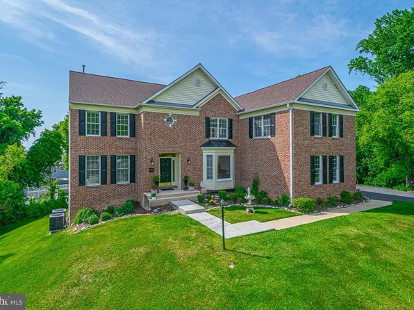 1090 Liberty Meeting Ct, Herndon, VA 20170